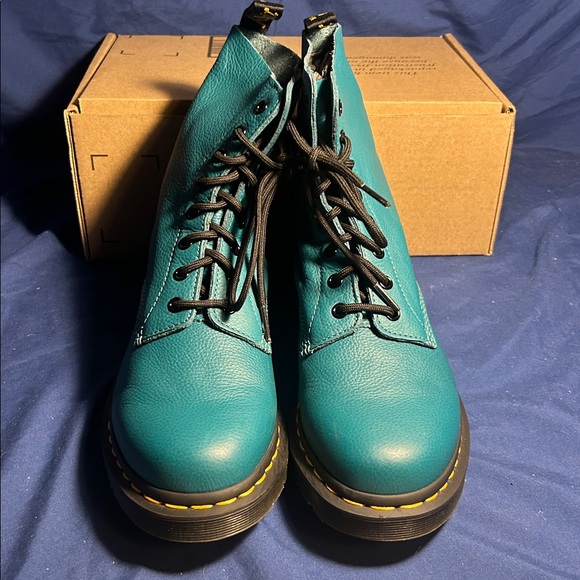 Dr. Martens- 1460, green, 10 women QS - Picture 2 of 4